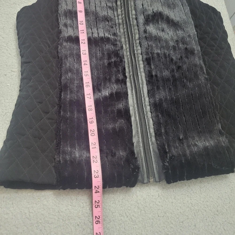 Chico's Black Faux Fur/ Quilted Lined Vest Embellished Zipper Chico's‎ Size 1